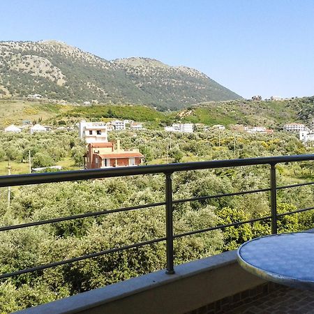 Dhima Hotel Himare Exterior photo