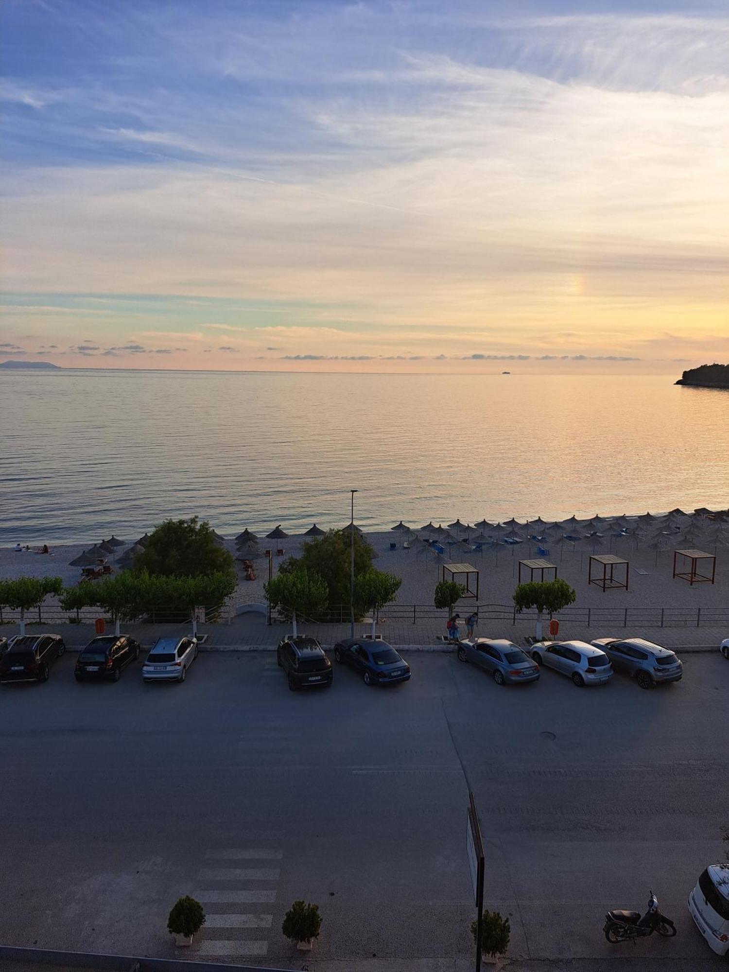 Dhima Hotel Himare Exterior photo