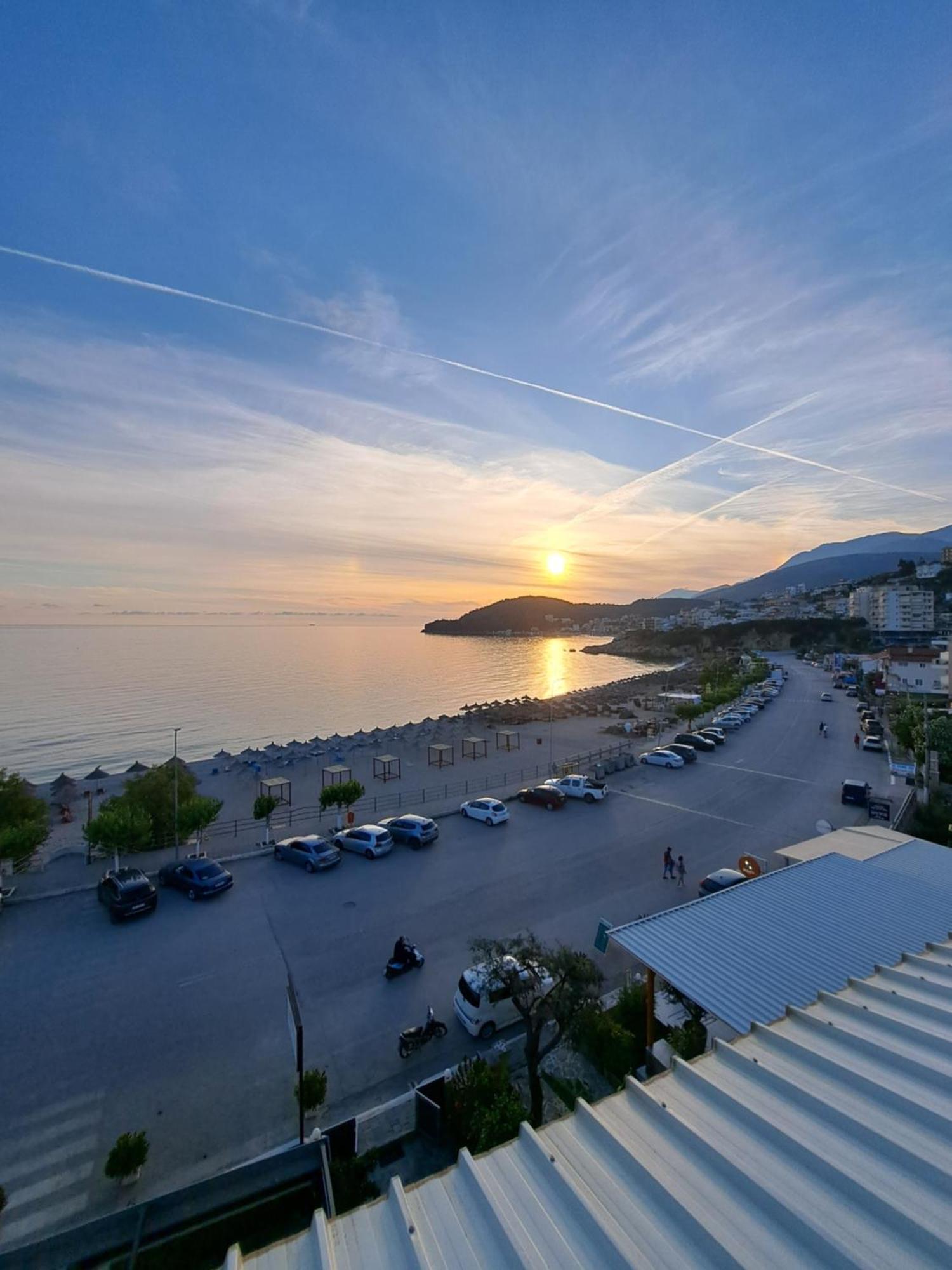Dhima Hotel Himare Exterior photo