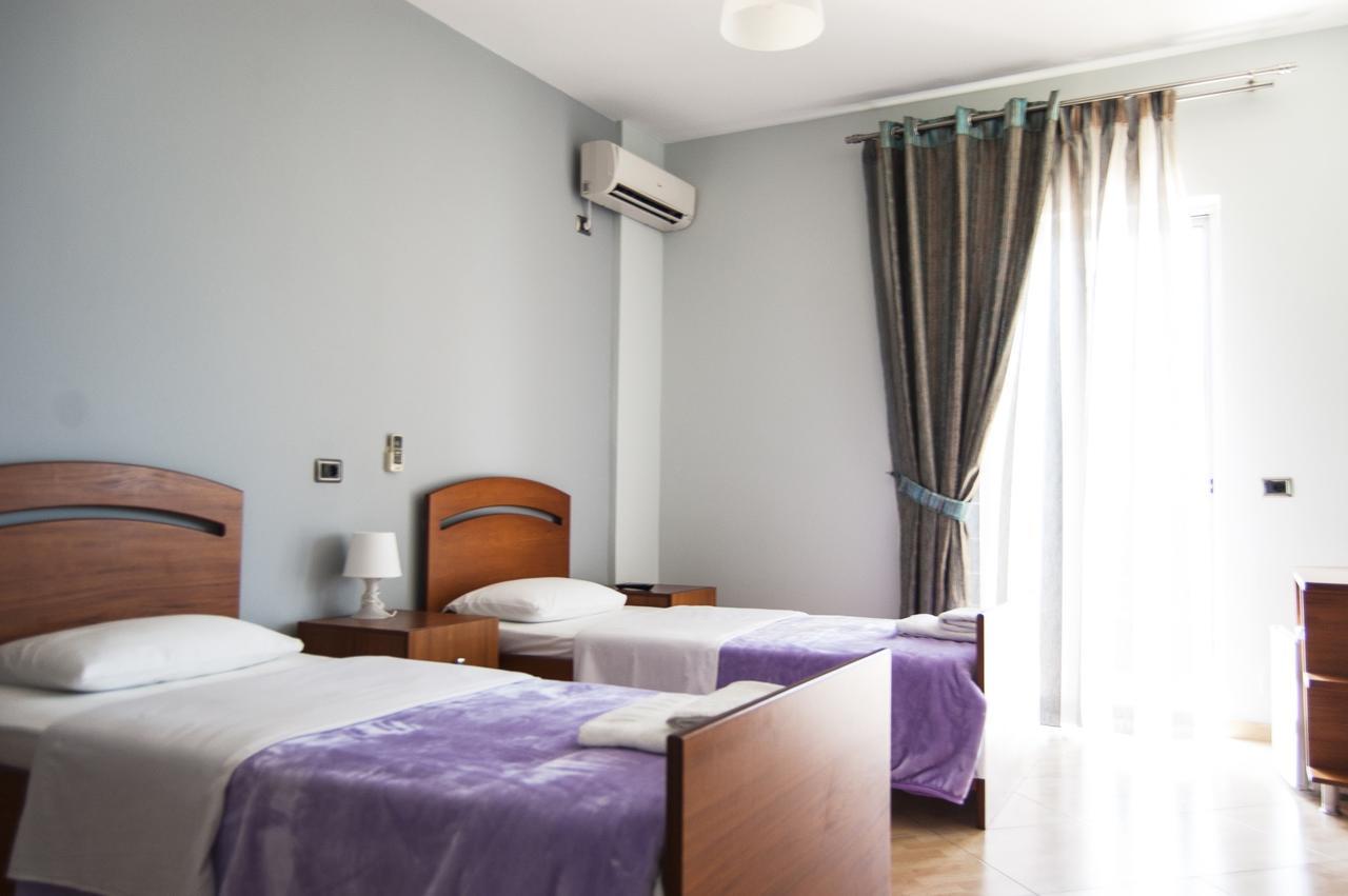 Dhima Hotel Himare Exterior photo