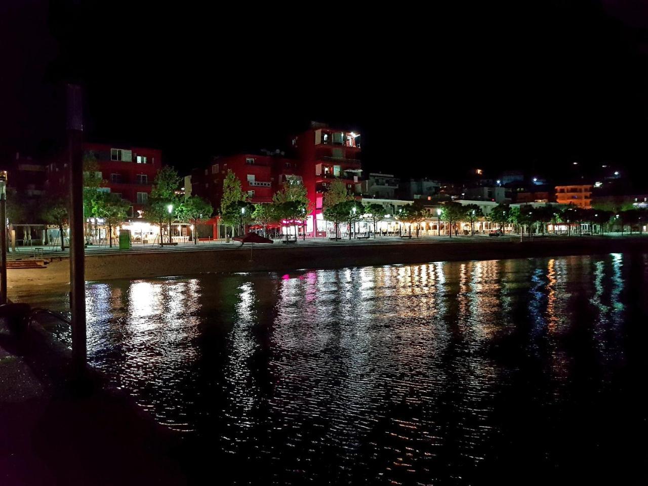 Dhima Hotel Himare Exterior photo