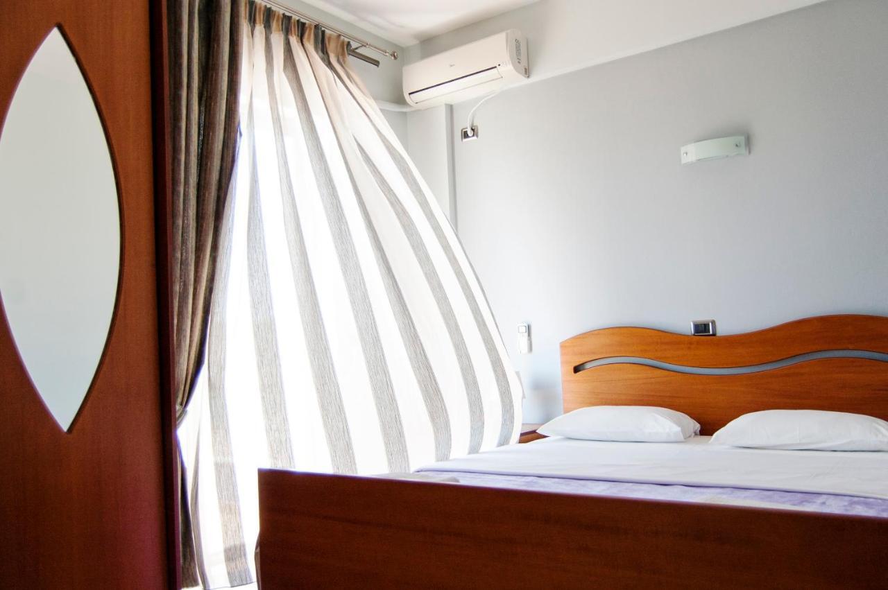 Dhima Hotel Himare Exterior photo